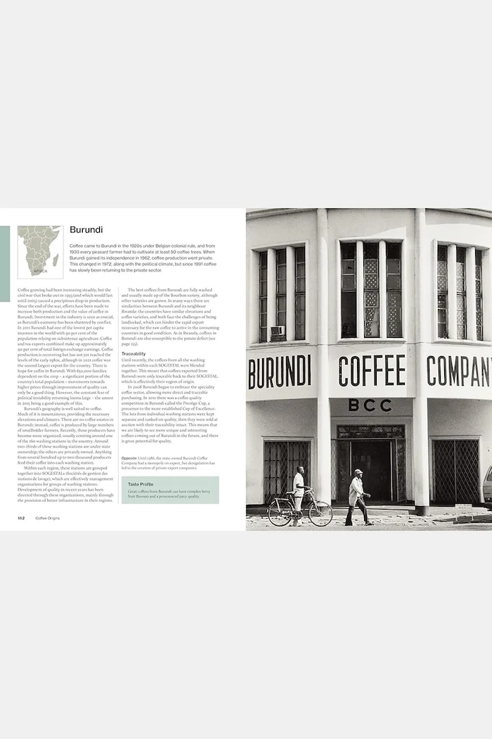 home & lifestyle book The World Atlas of Coffee, English — photo 3