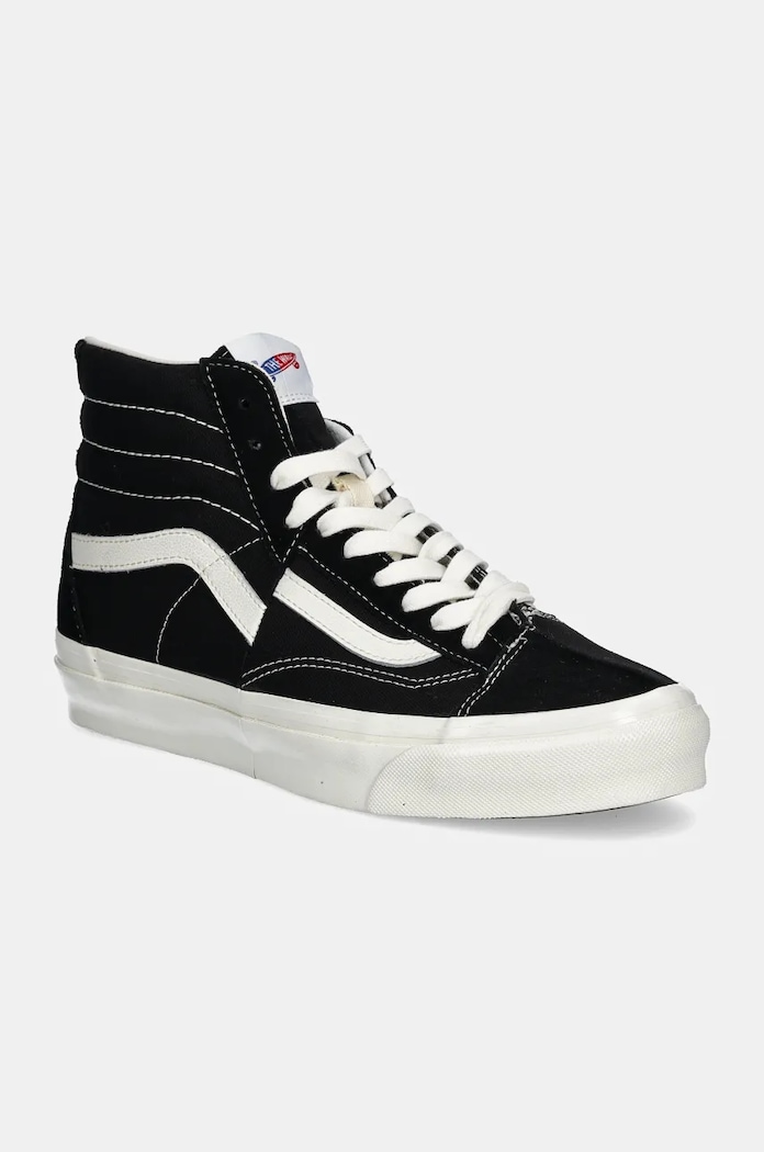 Vans trainers Clash The Wall