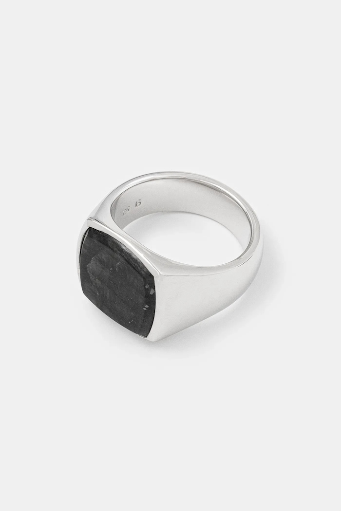 Tom Wood silver ring Cushion Black Larvikite