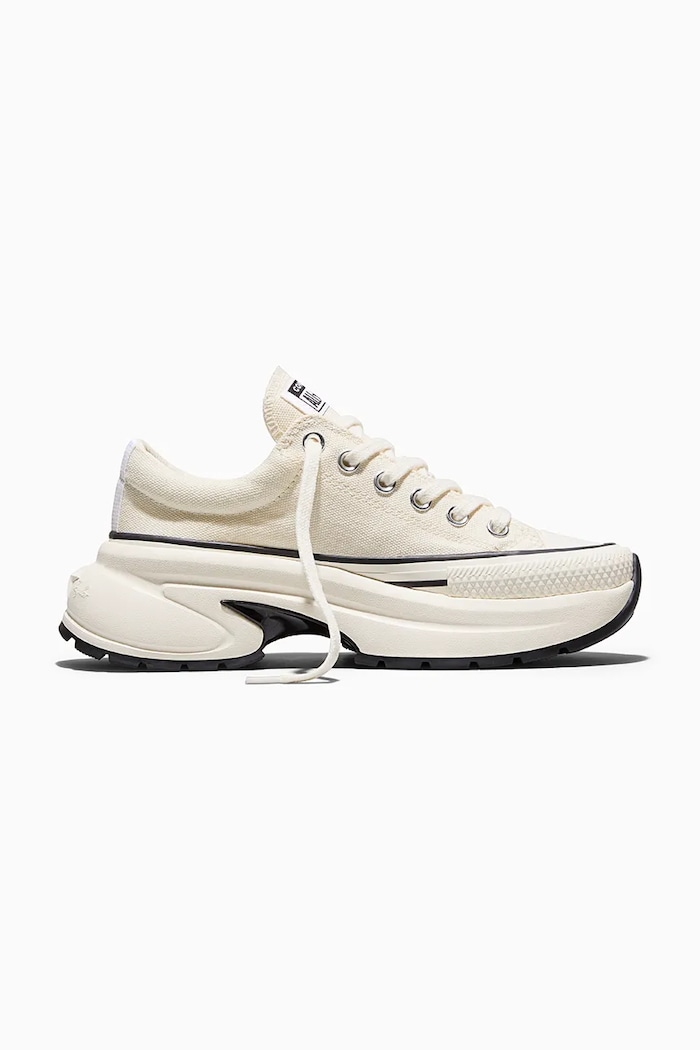 Converse Run Star Crush OX plimsolls Low on a platform
