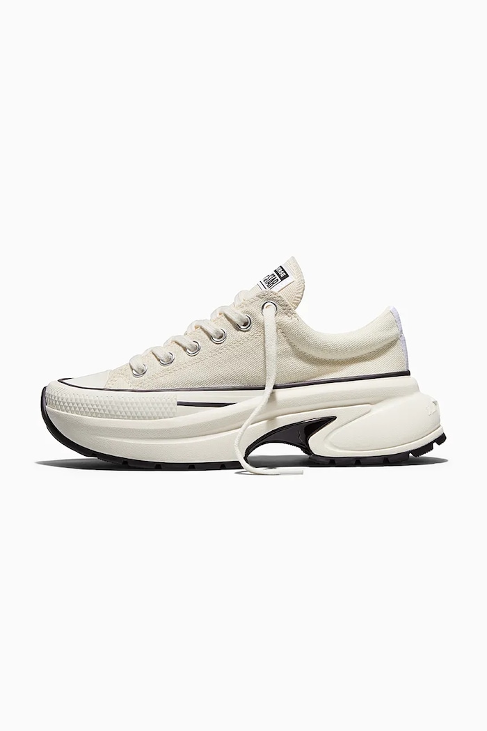 Converse Run Star Crush OX plimsolls Low on a platform — photo 3