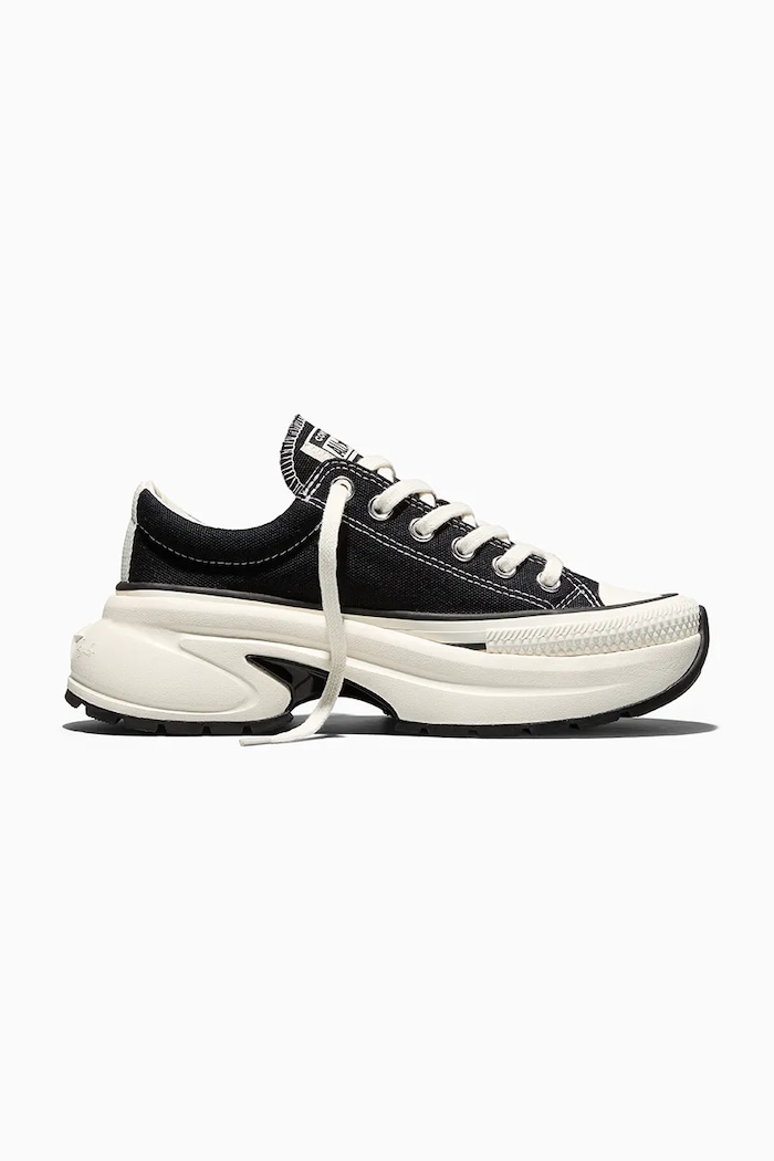 Converse Run Star Crush OX plimsolls Low on a platform