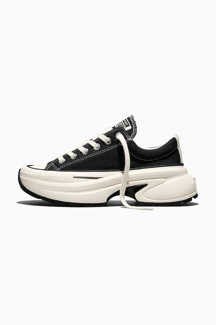Converse Run Star Crush OX plimsolls Low on a platform — photo 3