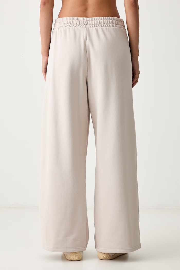 Puma Essentials sweatpants with cotton Women's — photo 3